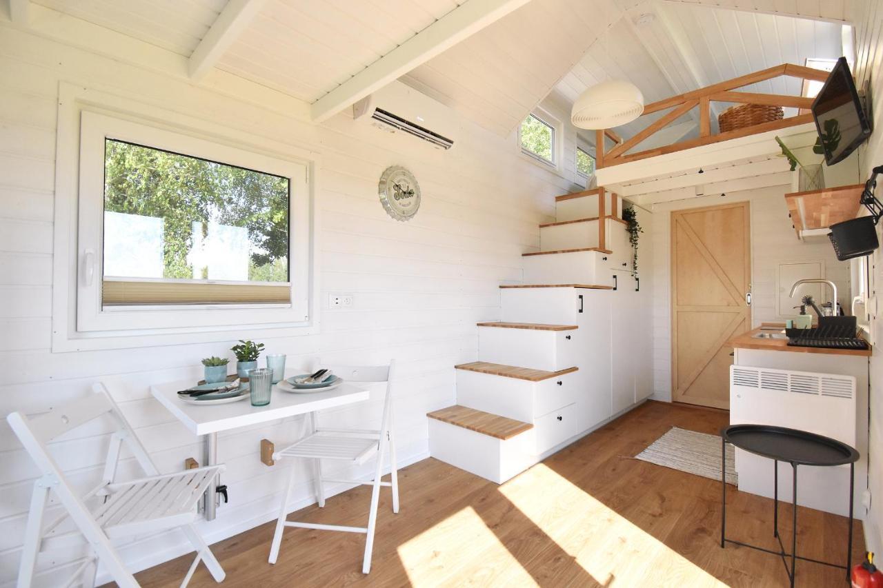 Dadaj Park - Tiny House Villa บิสกูเปียซ ภายนอก รูปภาพ